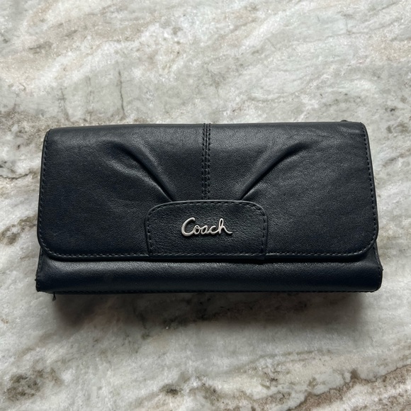 Coach Handbags - Coach wallet